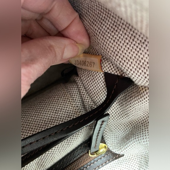 Doonie and Bourke croc logo lock hobo bag amazing condition 11” x 5” x 12” Brown - Picture 11 of 17